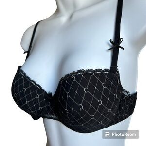 Chantelle ‘C’ logo print black bra 32B